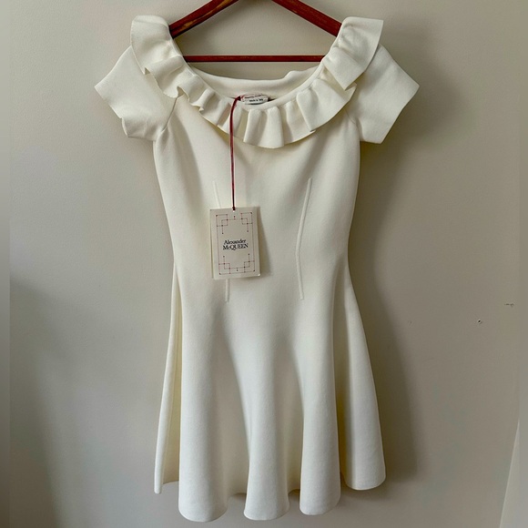 Alexander McQueen Off the Shoulder Ruffle Bateau Neckline Dress - Authentic - Picture 8 of 15